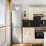 Pass The Keys Whitechapel Studio With Balcony