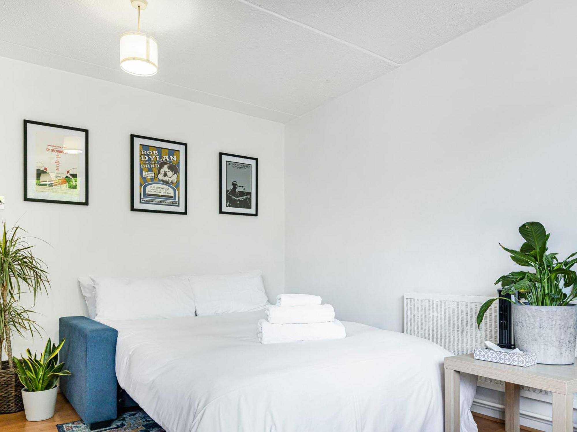 Appartamento Pass The Keys Whitechapel With Balcony Londra